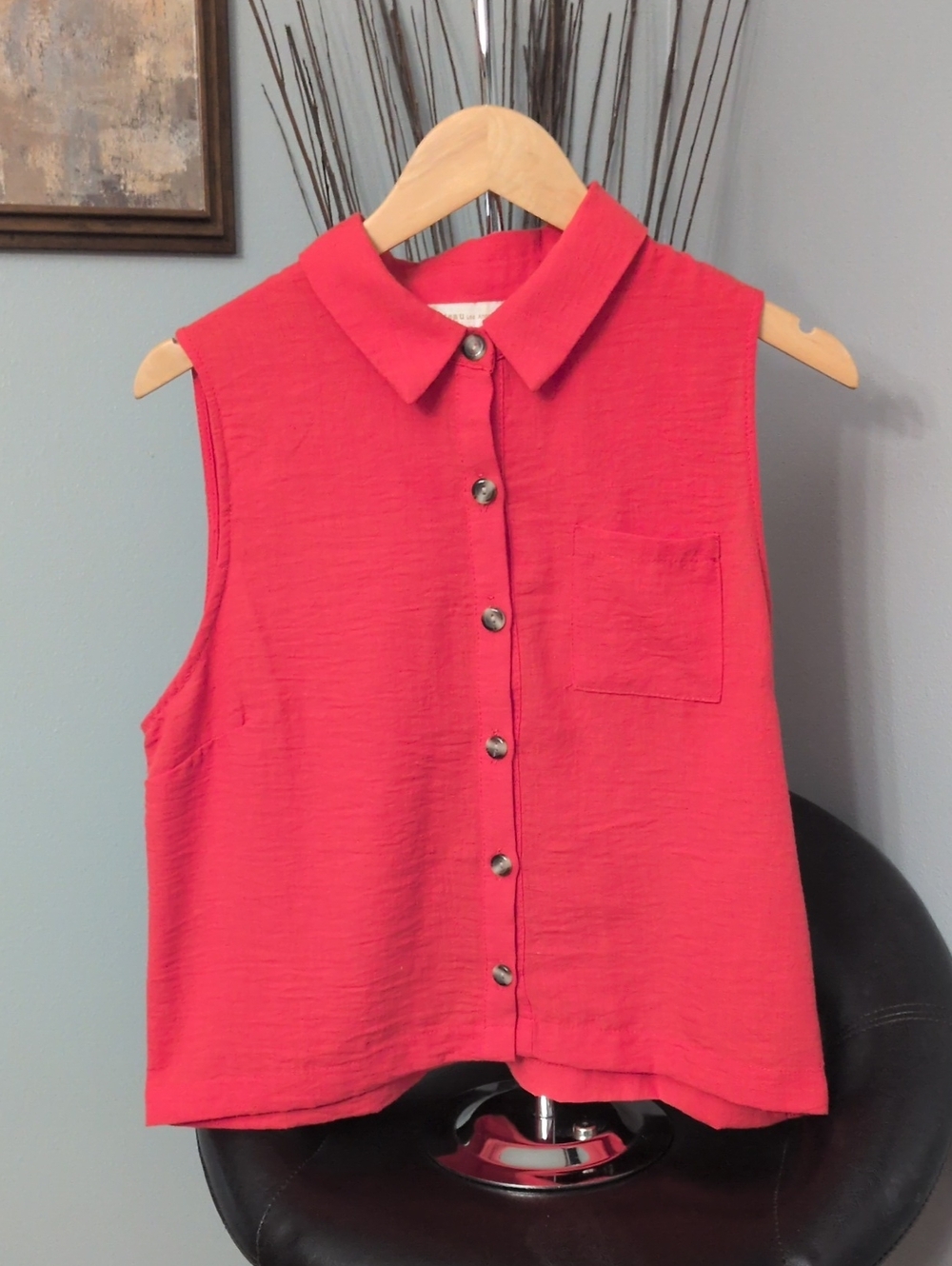 Monteau Sleeveless Coral Button-Down Top with Pocket